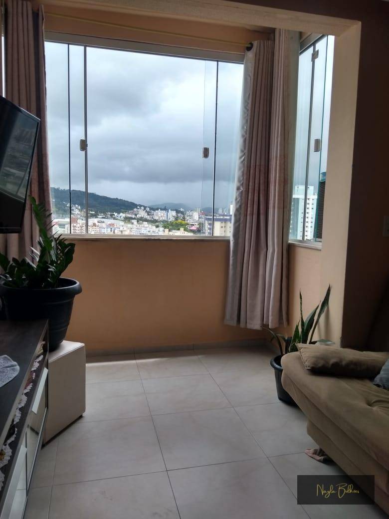 Apartamento à venda com 2 quartos, 60m² - Foto 4