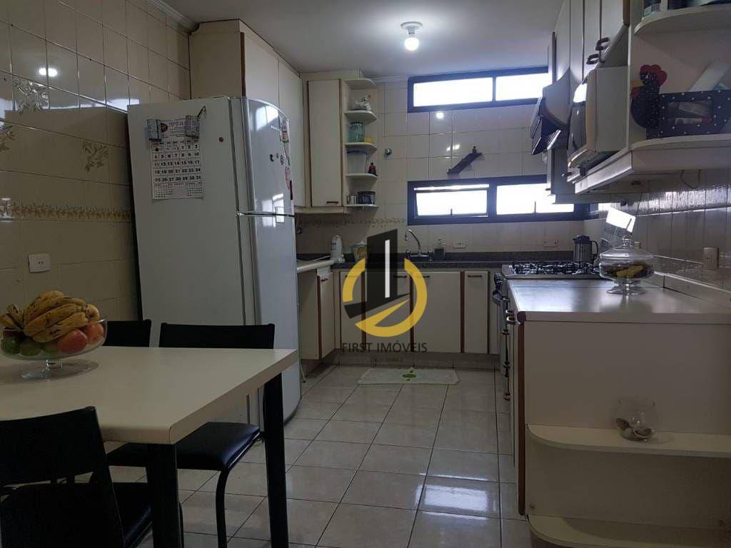 Apartamento à venda com 3 quartos, 145m² - Foto 4