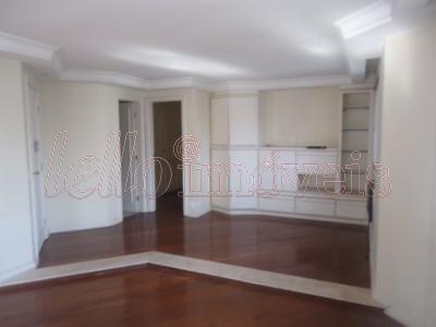 Apartamento à venda com 3 quartos, 200m² - Foto 2