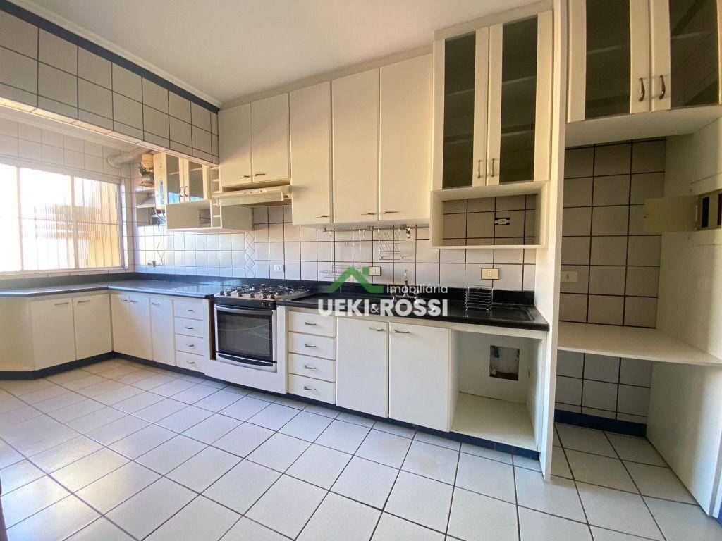 Apartamento à venda com 3 quartos, 97m² - Foto 3