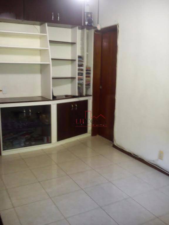 Apartamento à venda com 2 quartos, 75m² - Foto 2