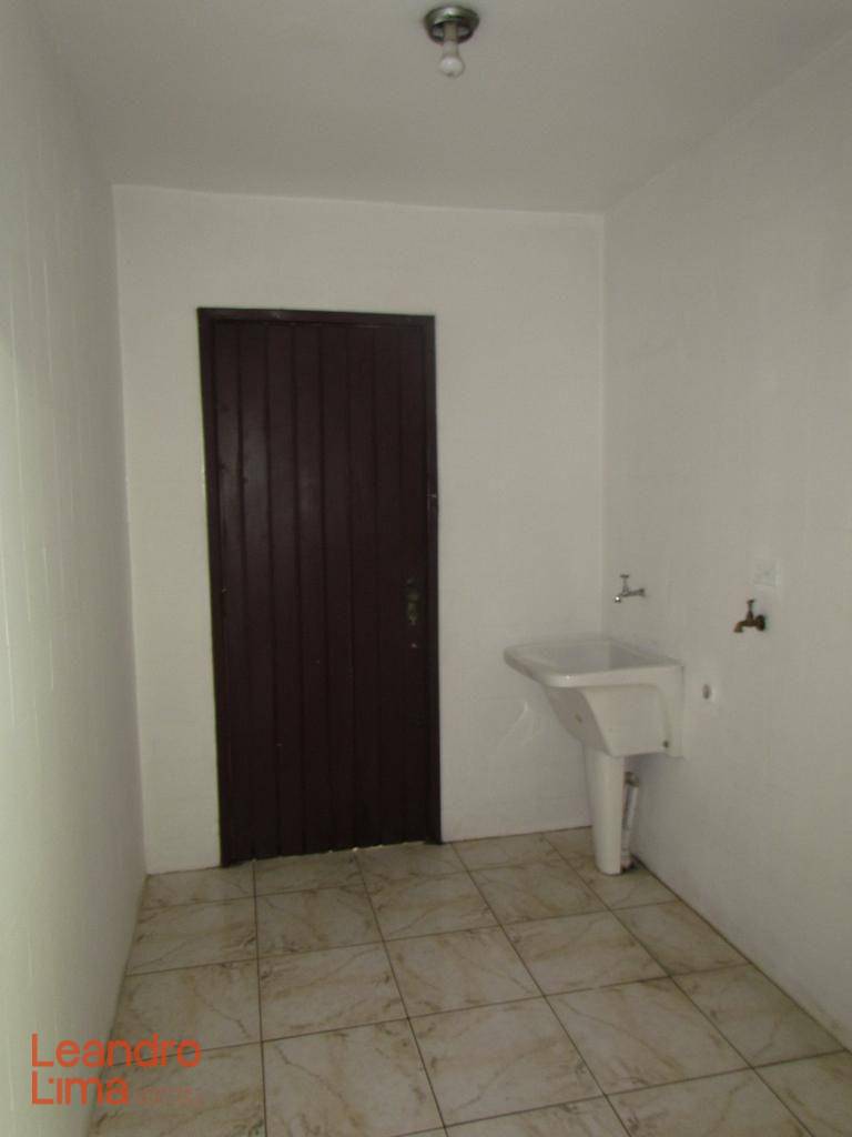 Casa à venda e aluguel com 3 quartos, 180m² - Foto 7