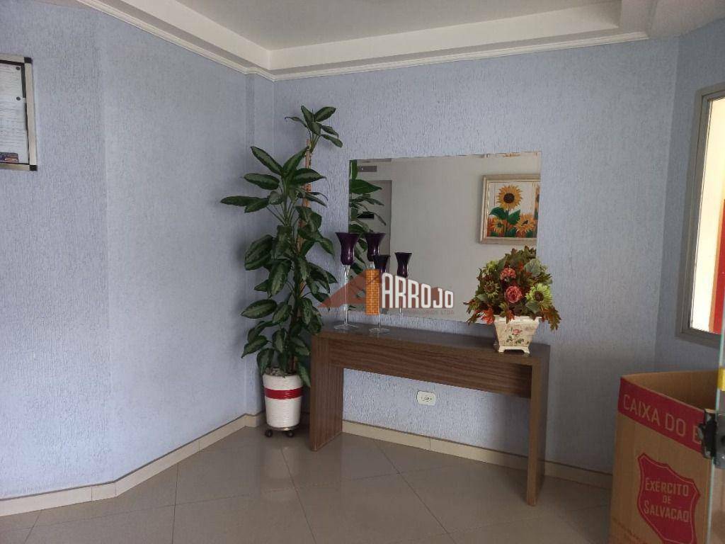 Apartamento à venda com 2 quartos, 56m² - Foto 13