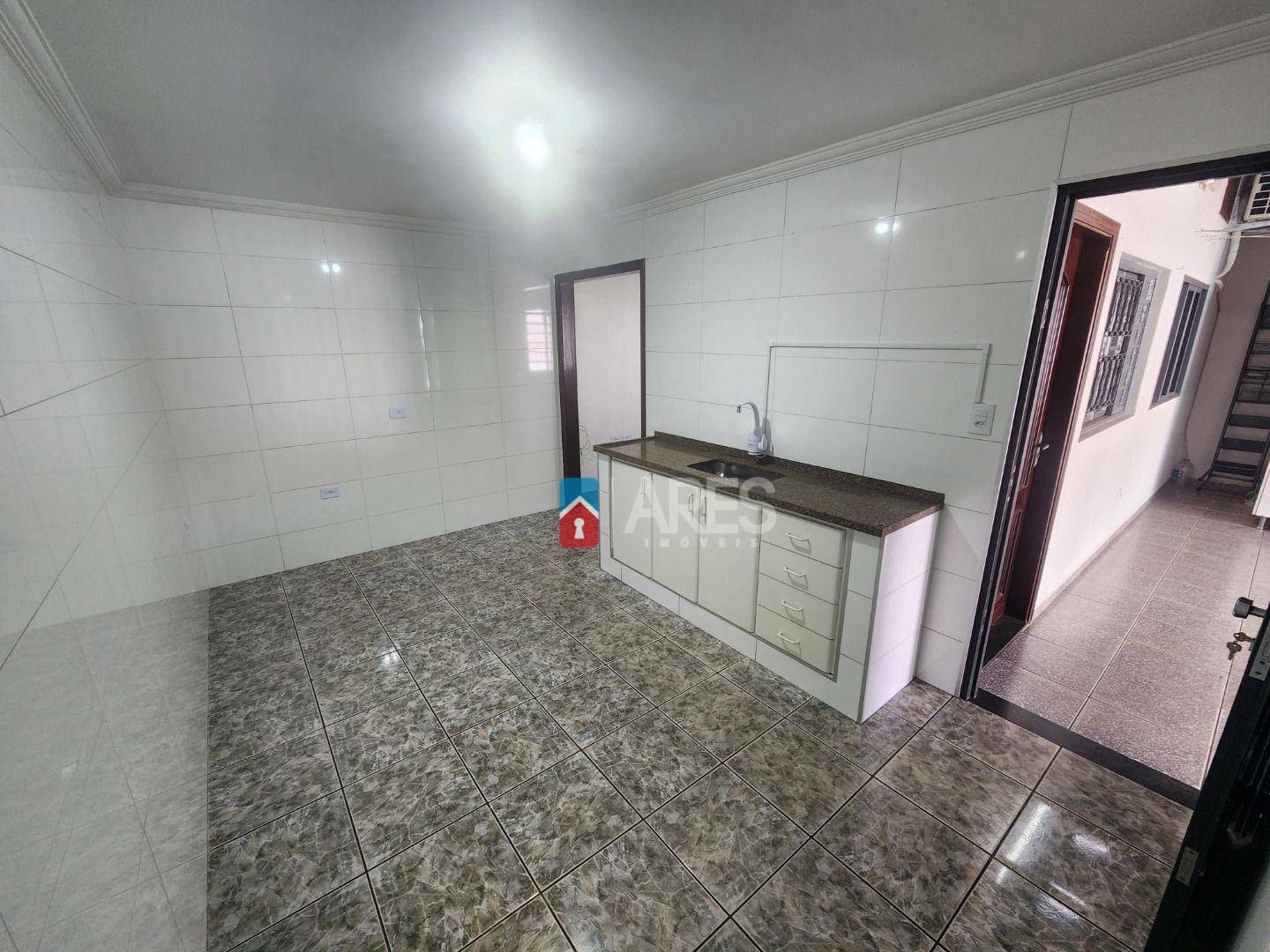 Casa à venda com 2 quartos, 81m² - Foto 3