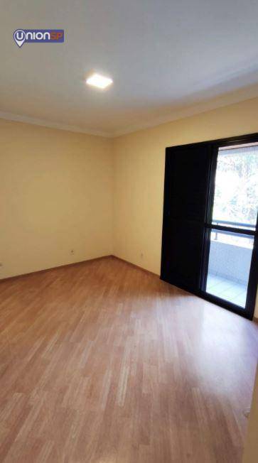 Apartamento à venda com 3 quartos, 130m² - Foto 4