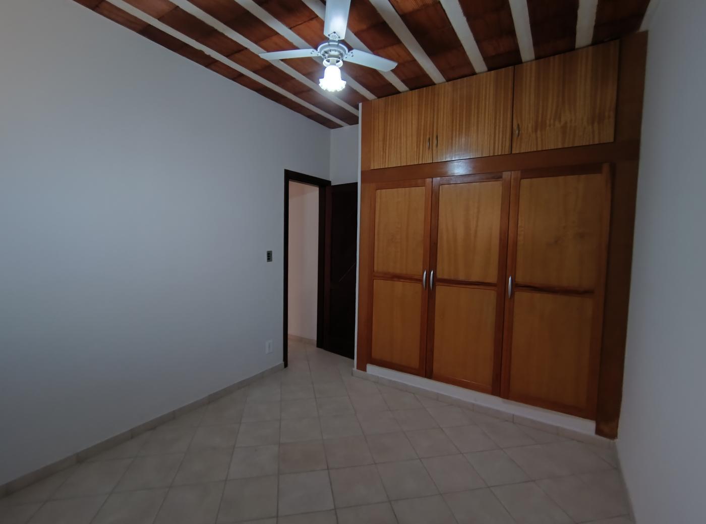 Casa à venda com 7 quartos, 450m² - Foto 8