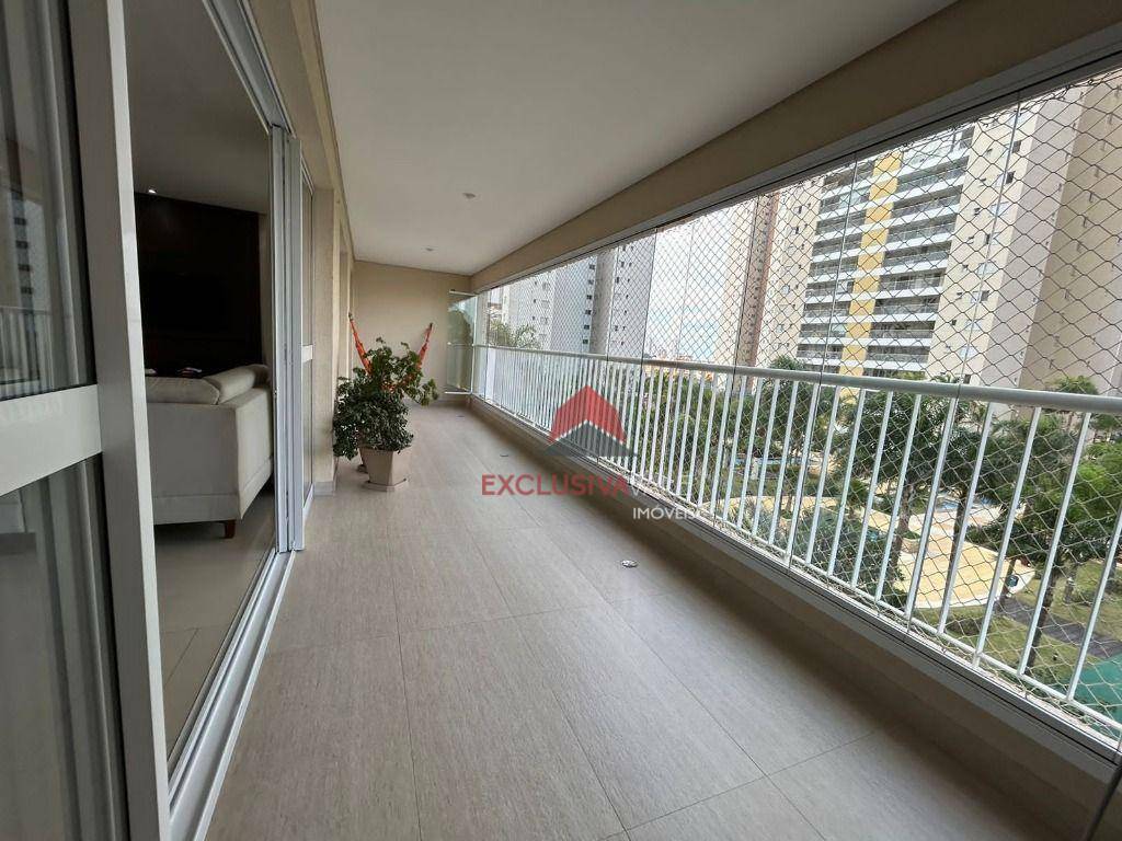 Apartamento à venda com 3 quartos, 156m² - Foto 3