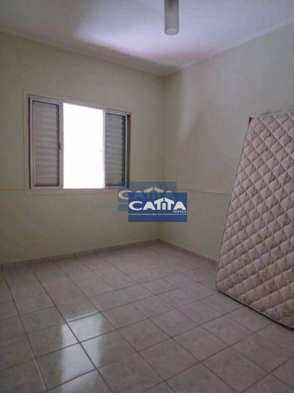 Casa para alugar com 2 quartos, 80m² - Foto 12