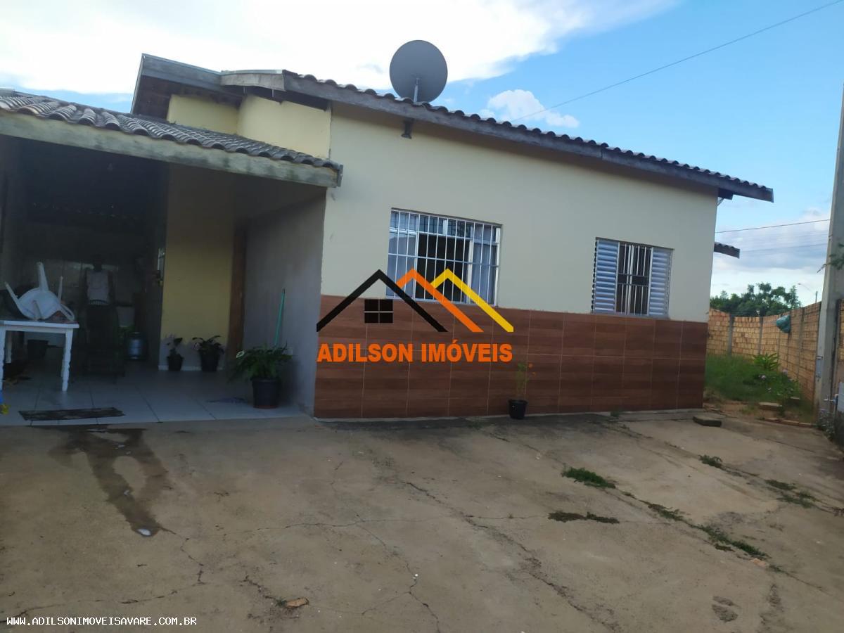 Casa à venda com 2 quartos, 200m² - Foto 1