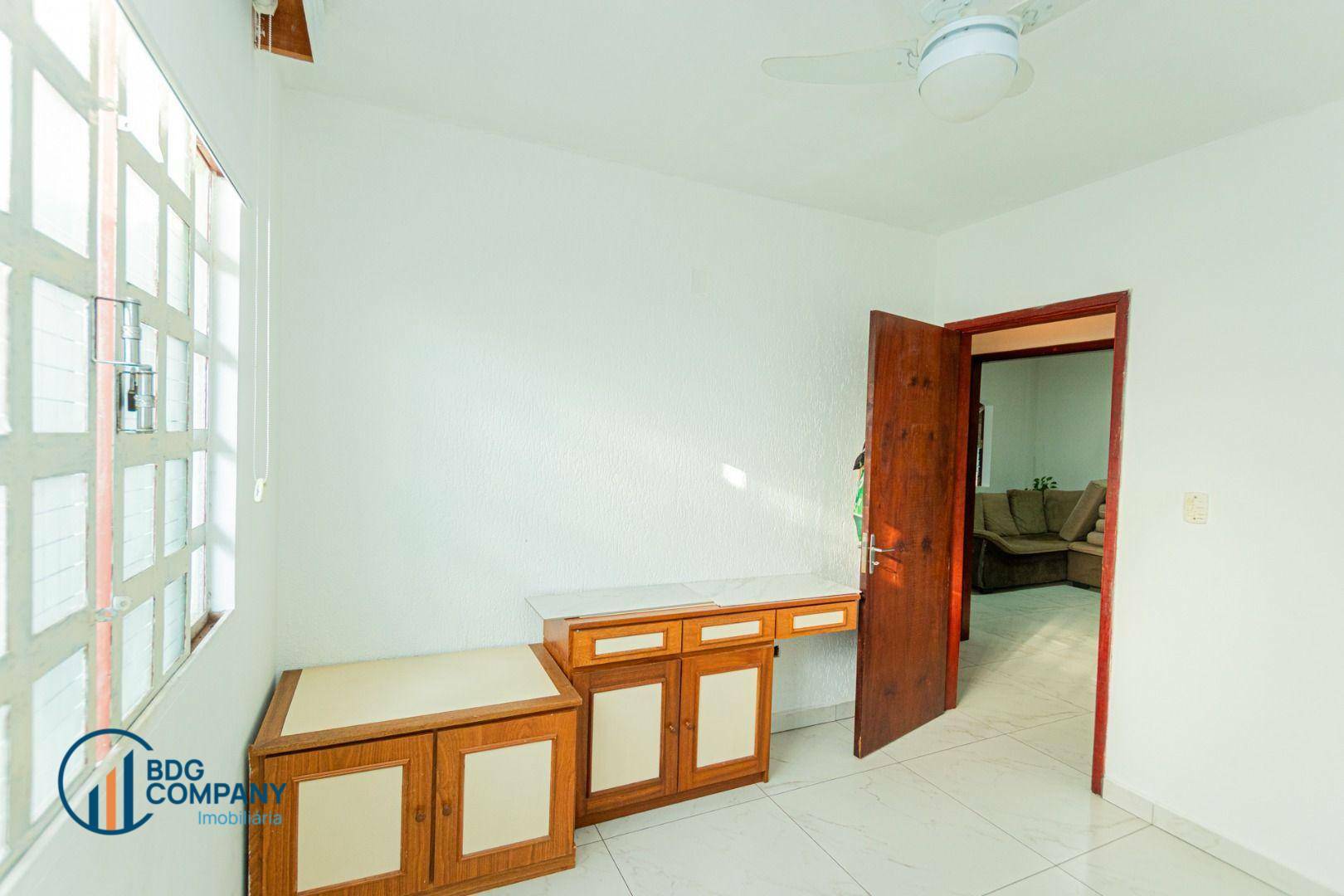 Casa à venda com 3 quartos, 221m² - Foto 10
