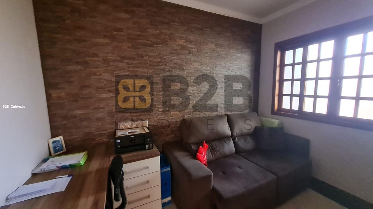 Casa à venda com 3 quartos, 210m² - Foto 5