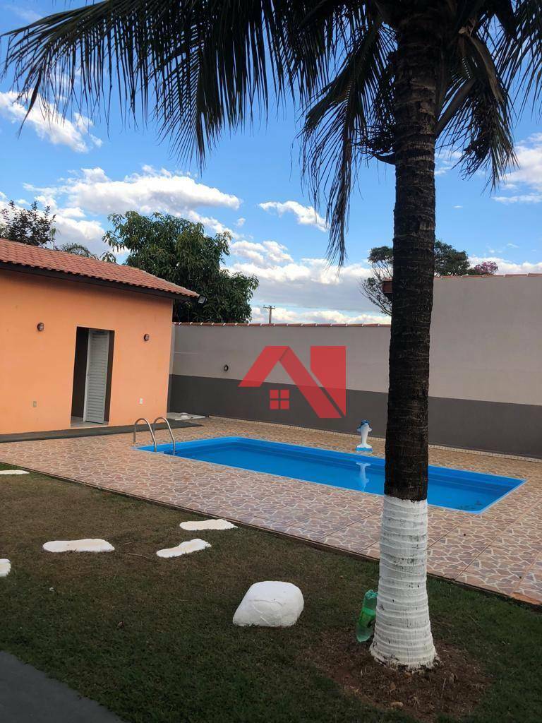 Chácara à venda com 3 quartos, 300m² - Foto 2