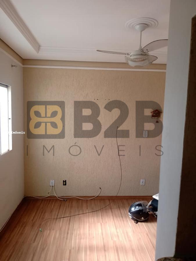 Apartamento à venda com 2 quartos, 42m² - Foto 2