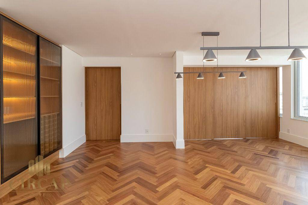 Apartamento à venda com 3 quartos, 290m² - Foto 15