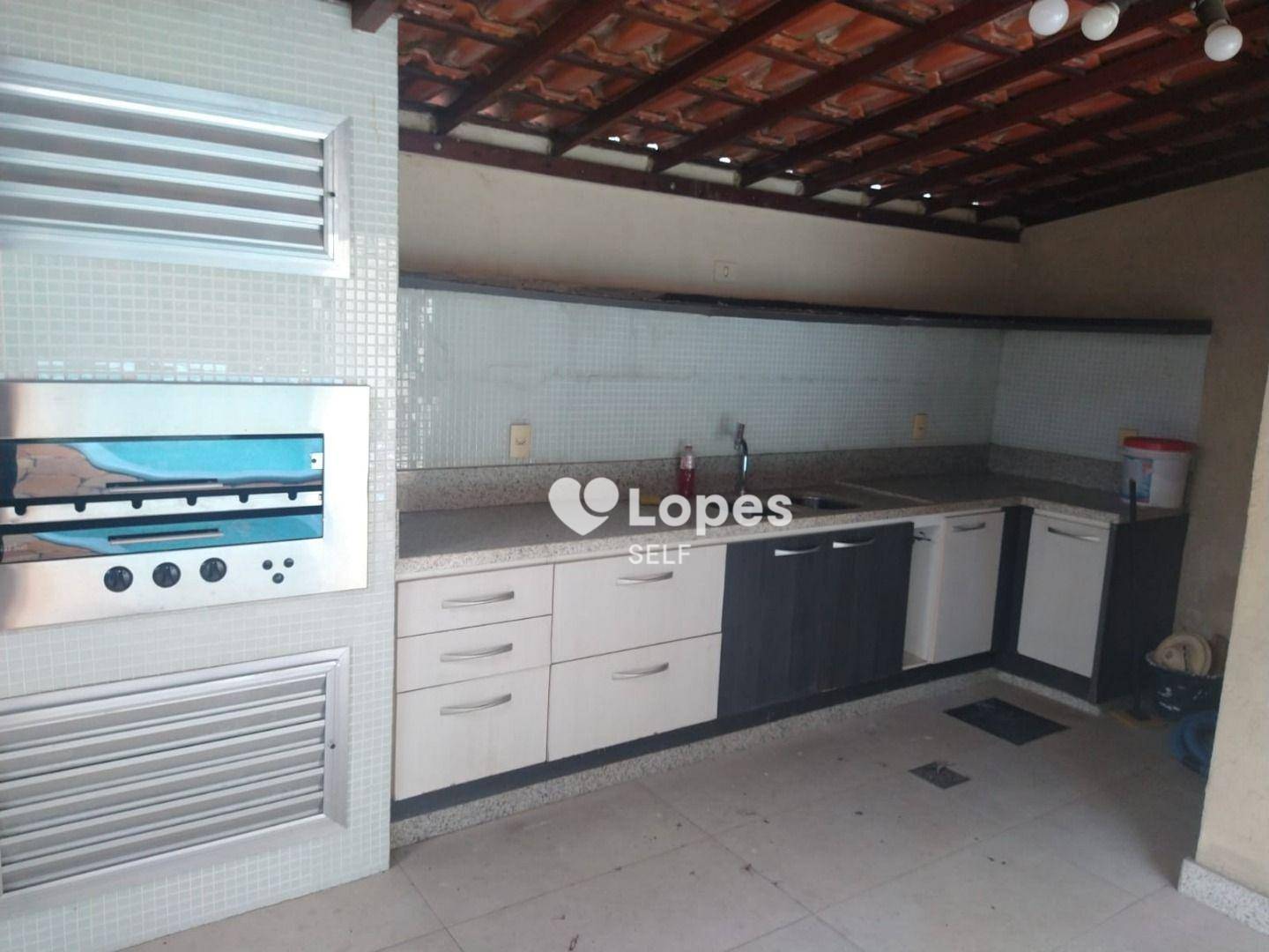 Casa à venda com 4 quartos, 206m² - Foto 3