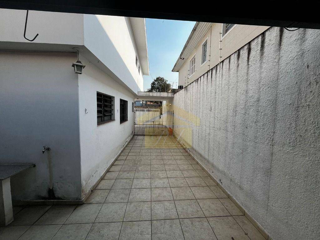 Sobrado à venda e aluguel com 3 quartos, 220m² - Foto 26