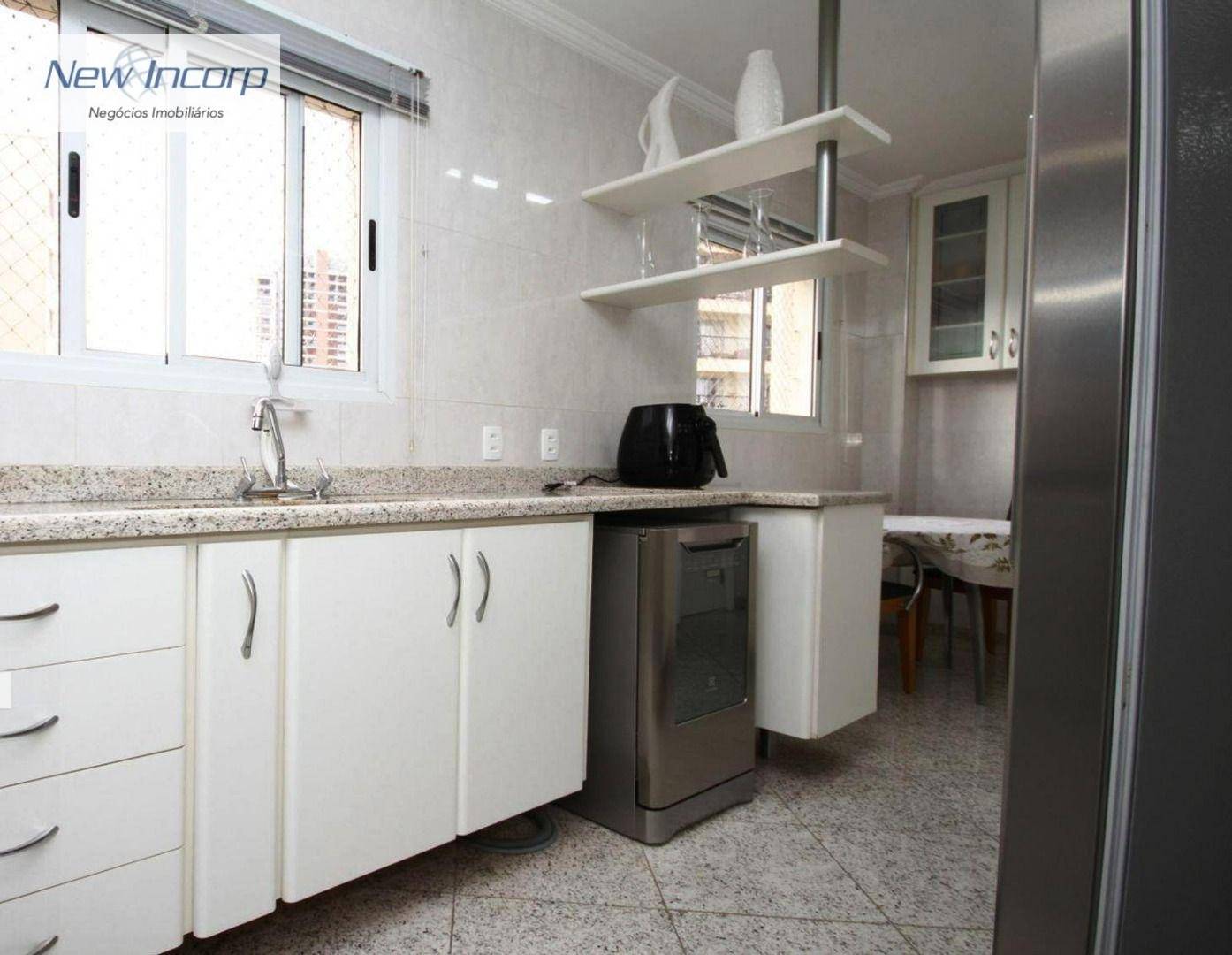 Apartamento à venda com 3 quartos, 131m² - Foto 11