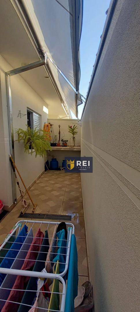 Casa à venda com 2 quartos, 60m² - Foto 5