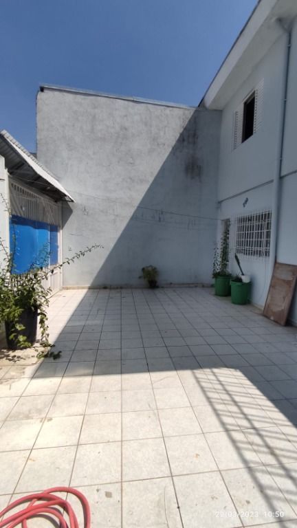 Sobrado à venda com 2 quartos, 75m² - Foto 4