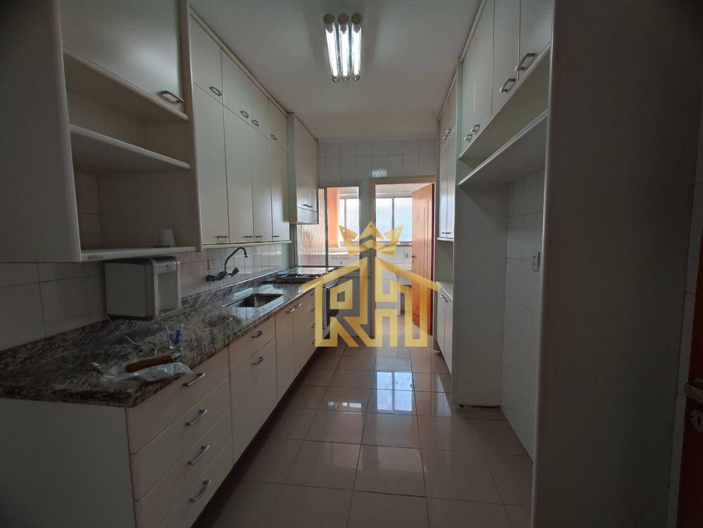 Apartamento à venda com 3 quartos, 131m² - Foto 18