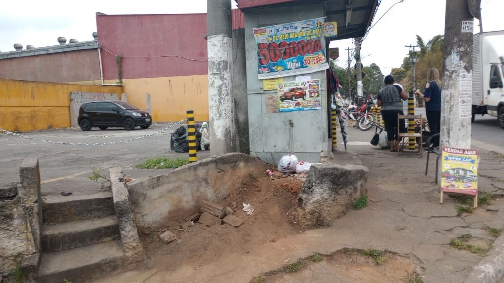 Terreno à venda, 1700m² - Foto 1