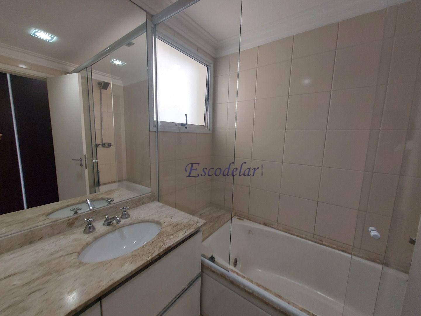 Apartamento para alugar com 3 quartos, 165m² - Foto 40