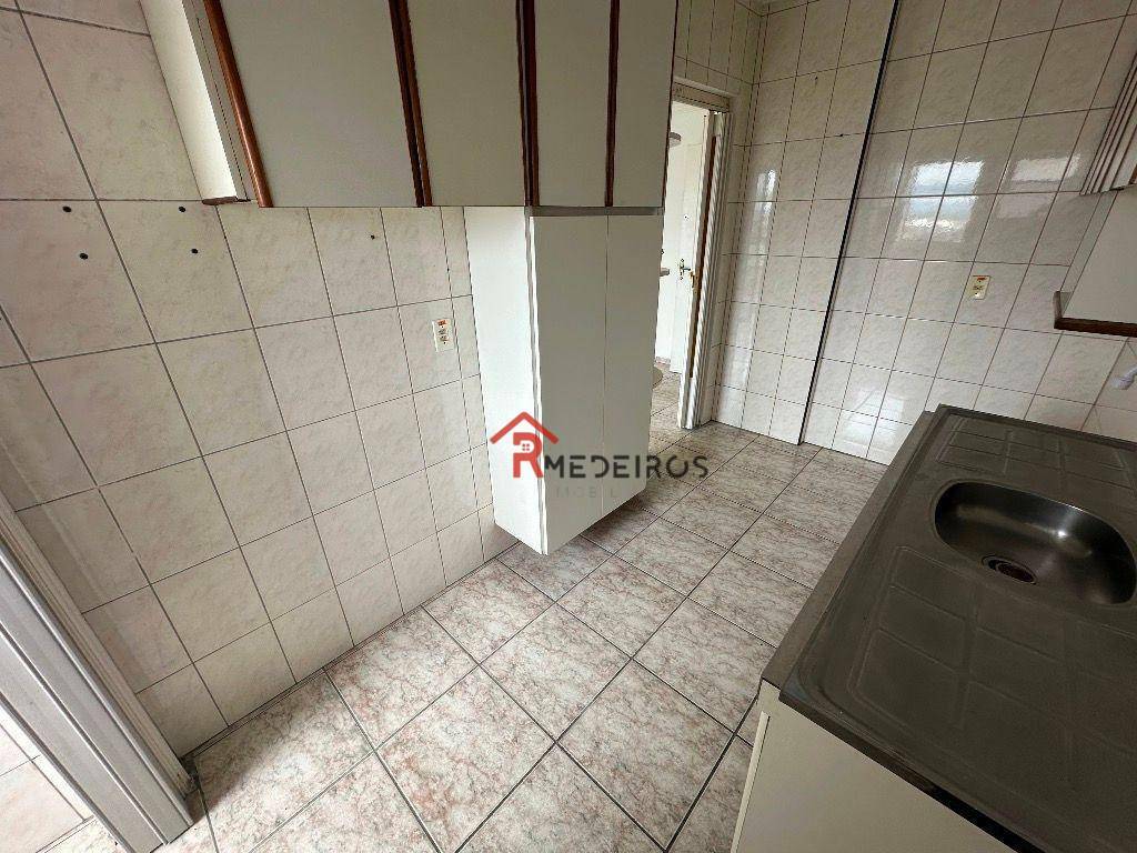 Apartamento à venda com 2 quartos, 75m² - Foto 9