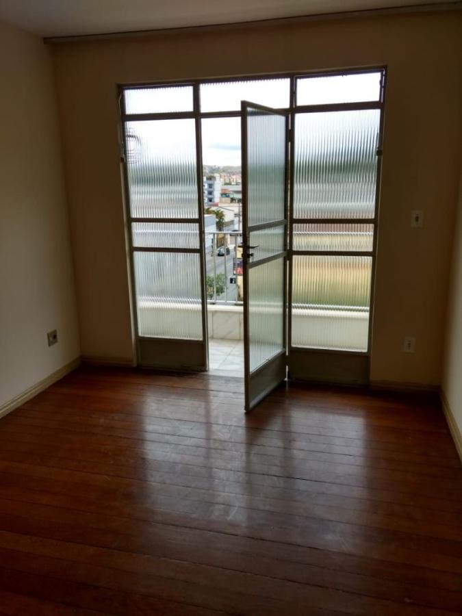 Apartamento à venda com 3 quartos, 95m² - Foto 2