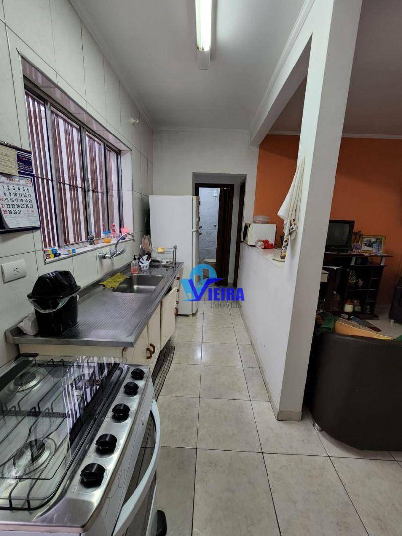 Casa à venda com 4 quartos, 250m² - Foto 13