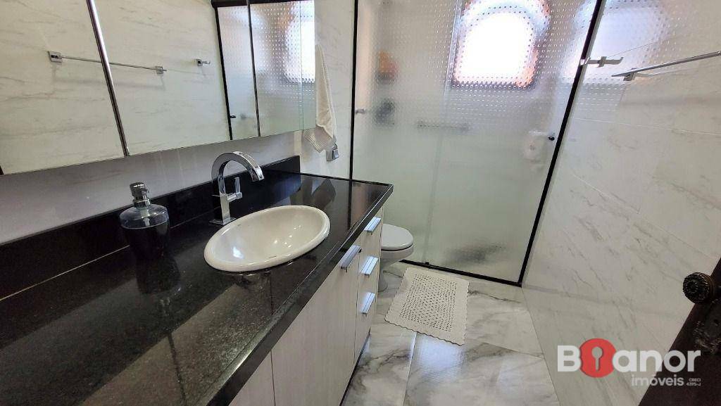 Casa à venda com 3 quartos, 310m² - Foto 14