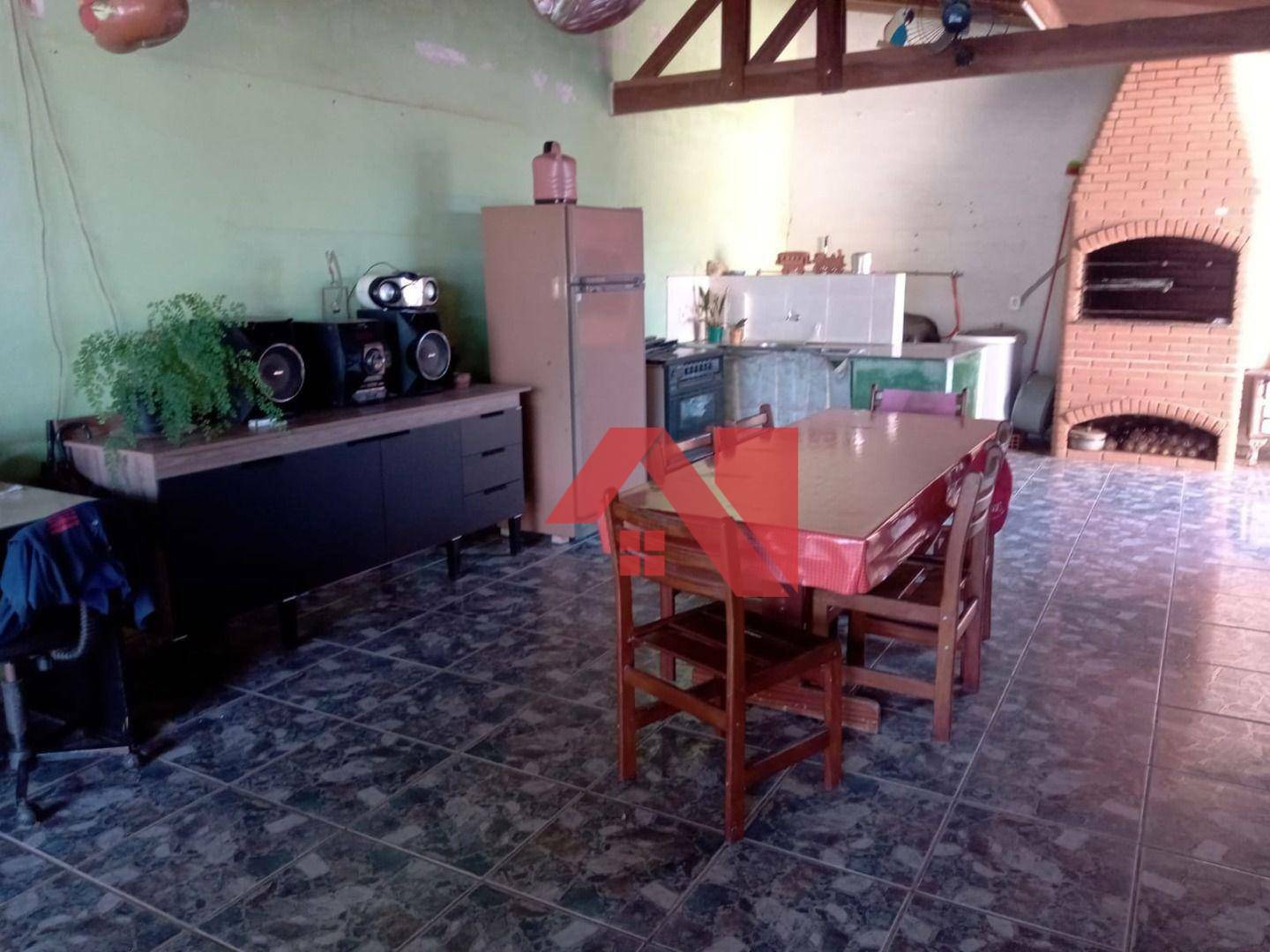 Chácara à venda com 3 quartos, 250m² - Foto 1