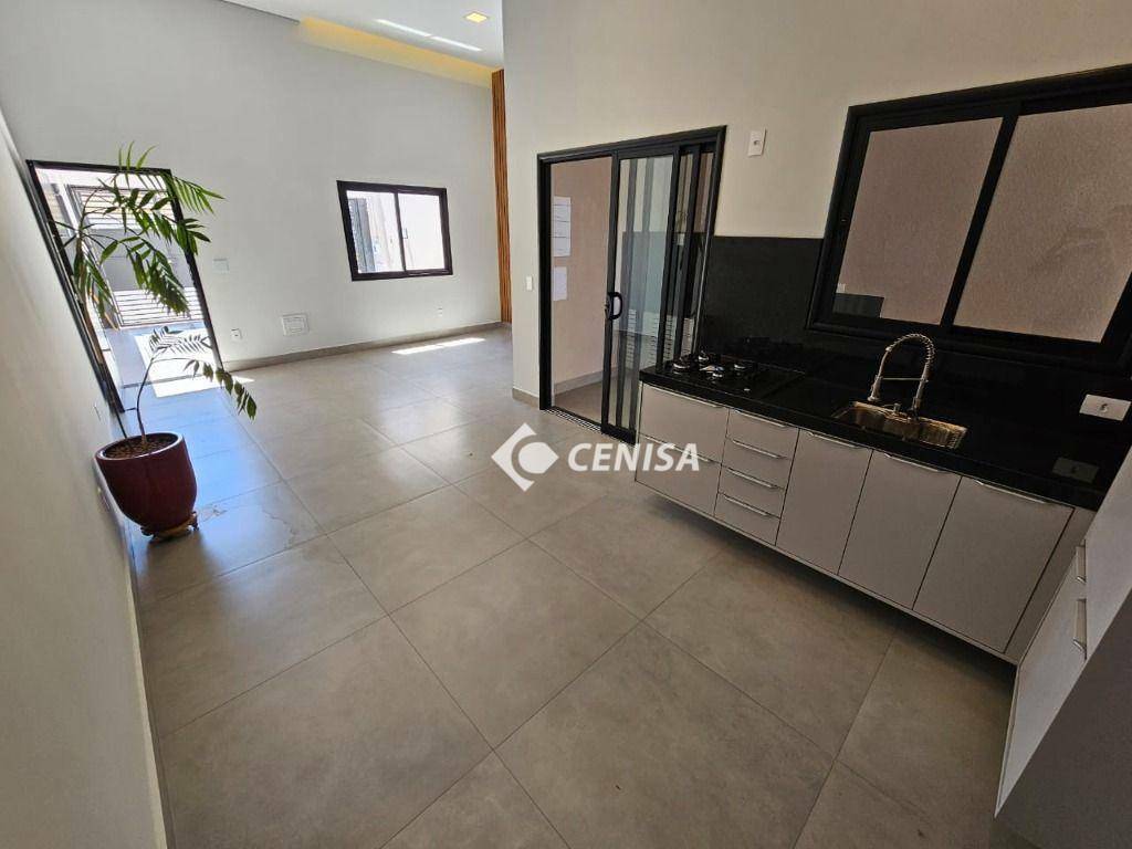 Casa à venda com 3 quartos, 110m² - Foto 4