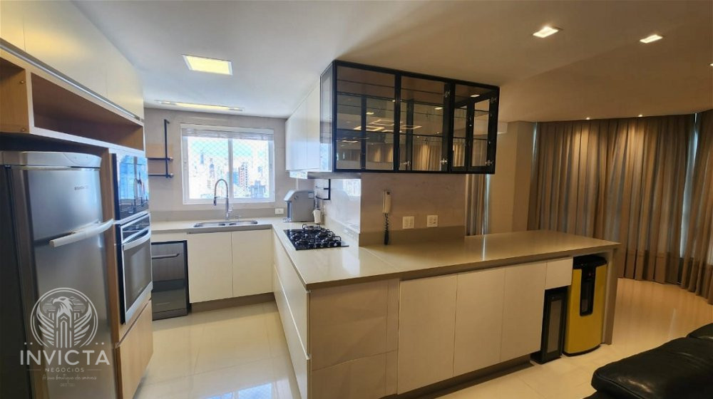 Apartamento à venda com 3 quartos, 136m² - Foto 17