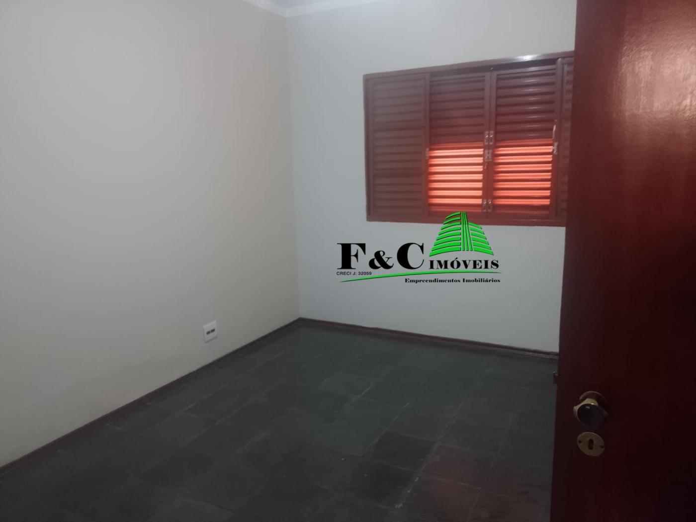 Casa à venda com 3 quartos, 250m² - Foto 13