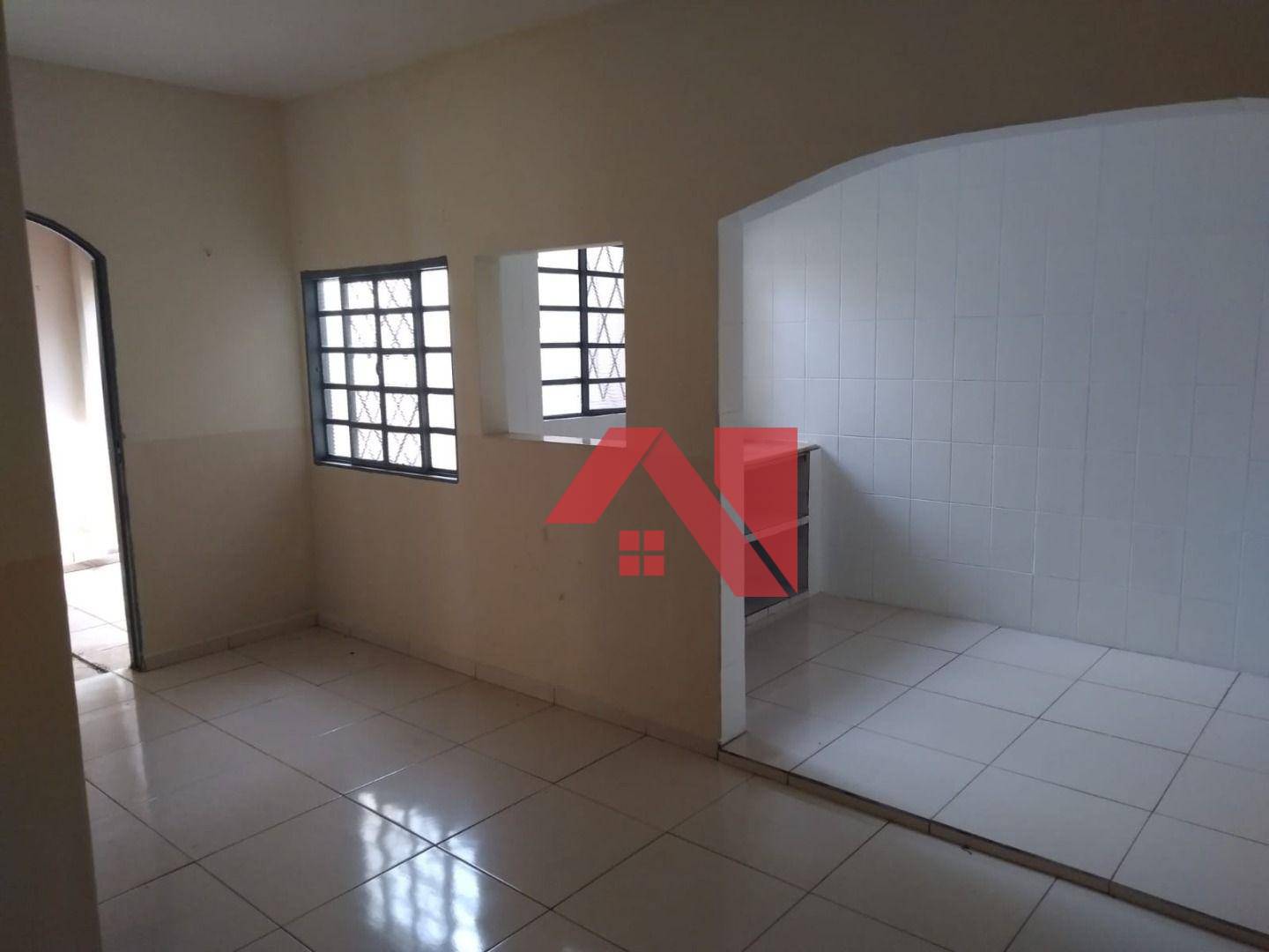 Casa à venda com 3 quartos, 121m² - Foto 1