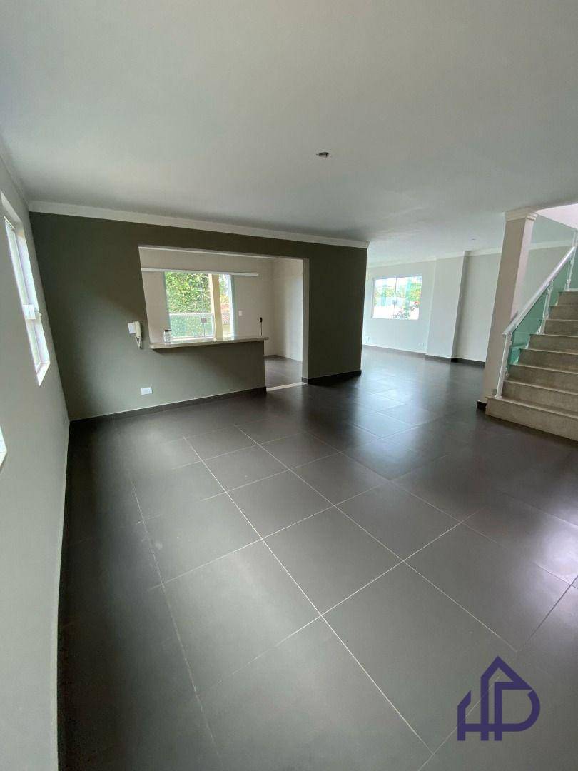 Casa para alugar com 3 quartos, 248m² - Foto 27