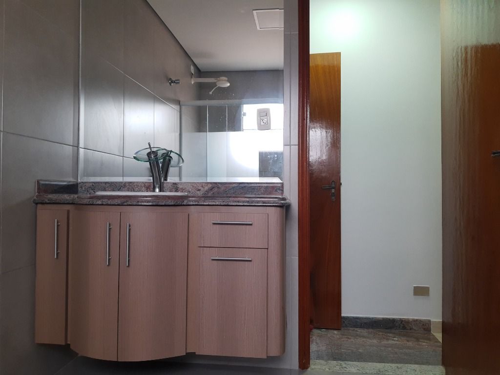 Sobrado à venda com 4 quartos, 250m² - Foto 28