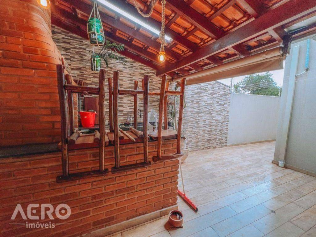 Casa à venda com 2 quartos, 118m² - Foto 4