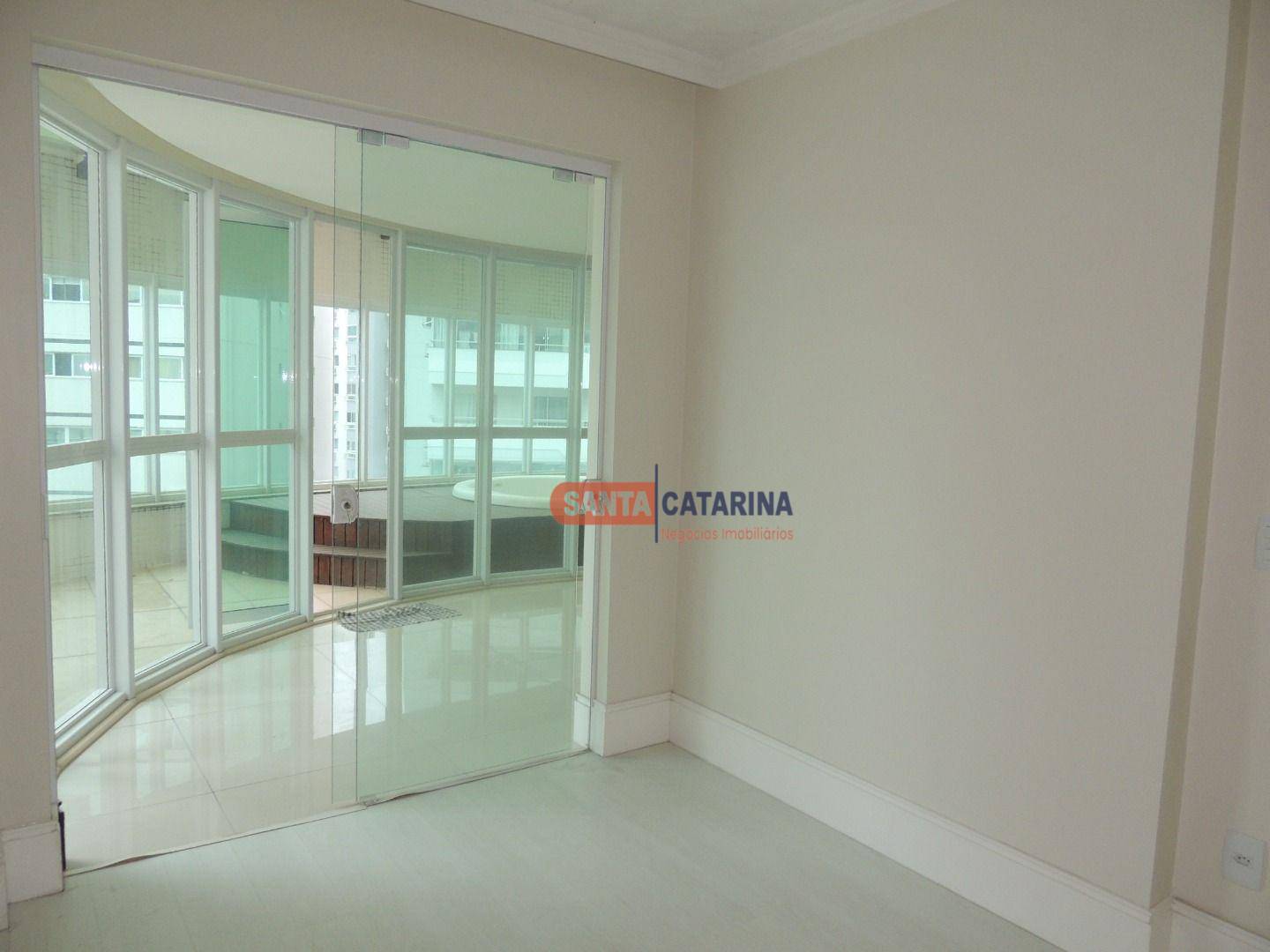 Apartamento à venda com 3 quartos, 254m² - Foto 14