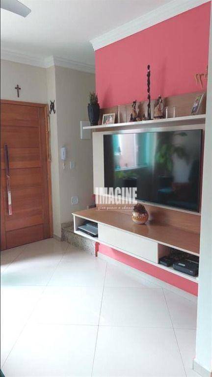 Sobrado à venda com 2 quartos, 68m² - Foto 1