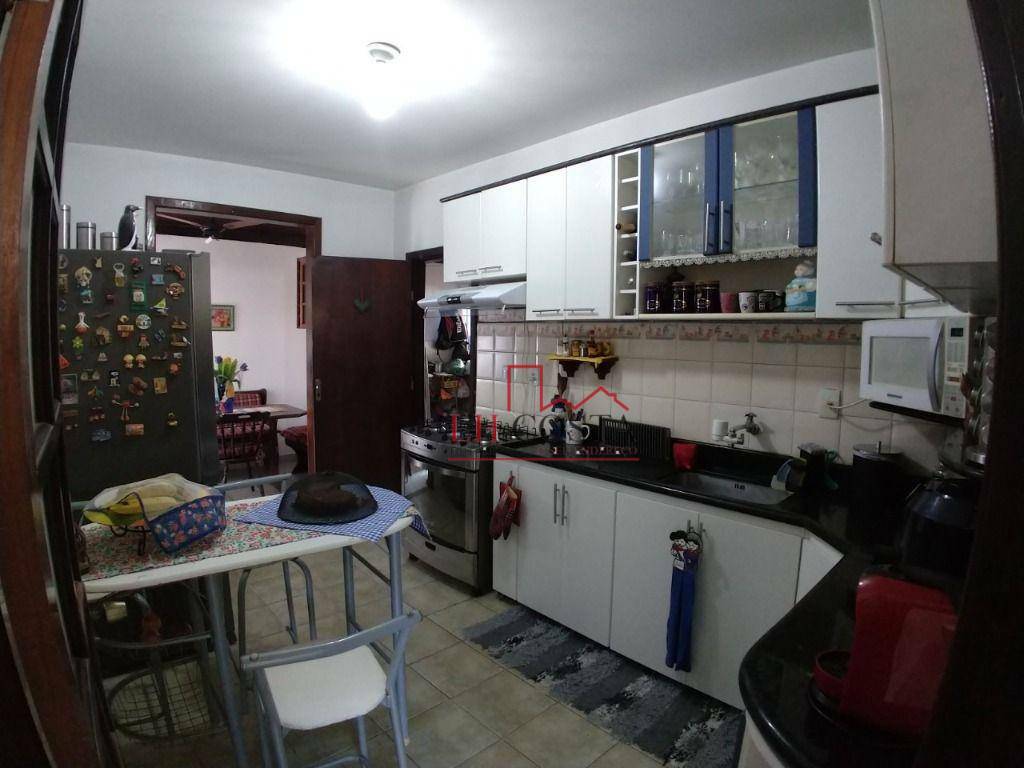 Casa à venda com 3 quartos, 200m² - Foto 12