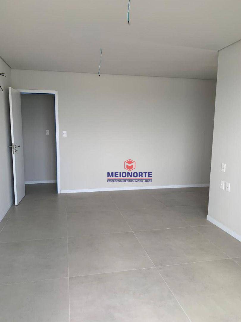 Apartamento à venda com 4 quartos, 178m² - Foto 11