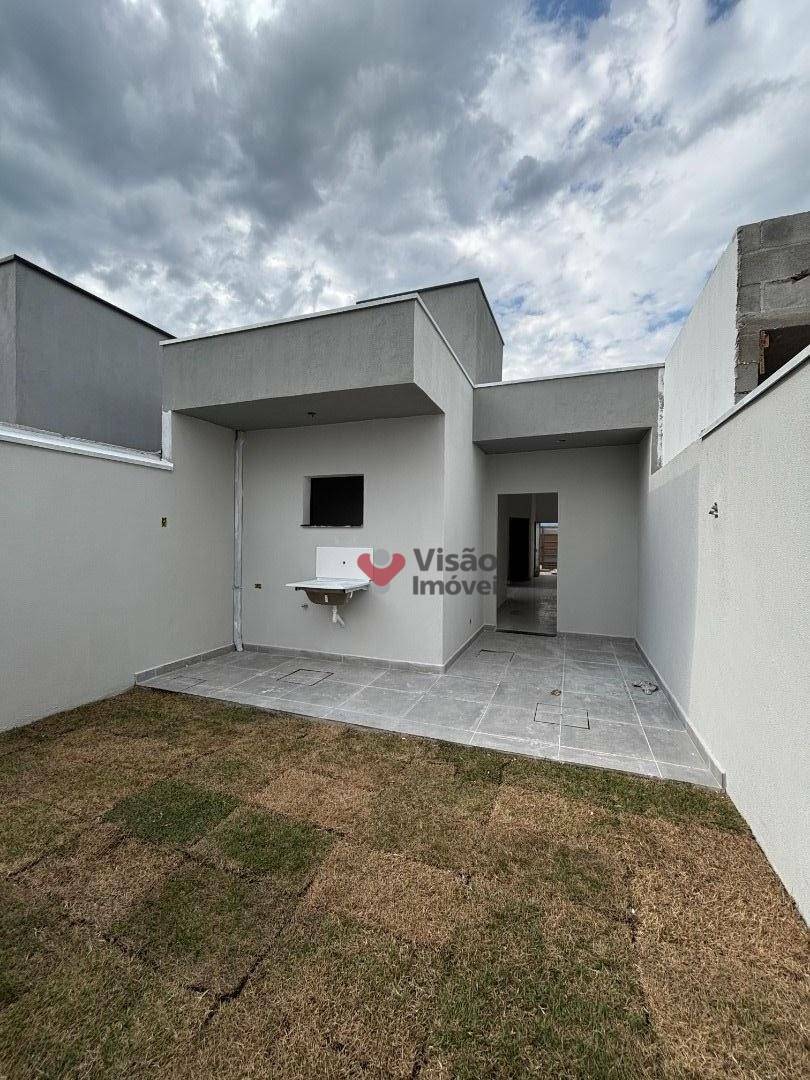 Casa à venda com 2 quartos, 58m² - Foto 1