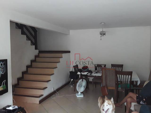 Casa à venda com 3 quartos, 220m² - Foto 5