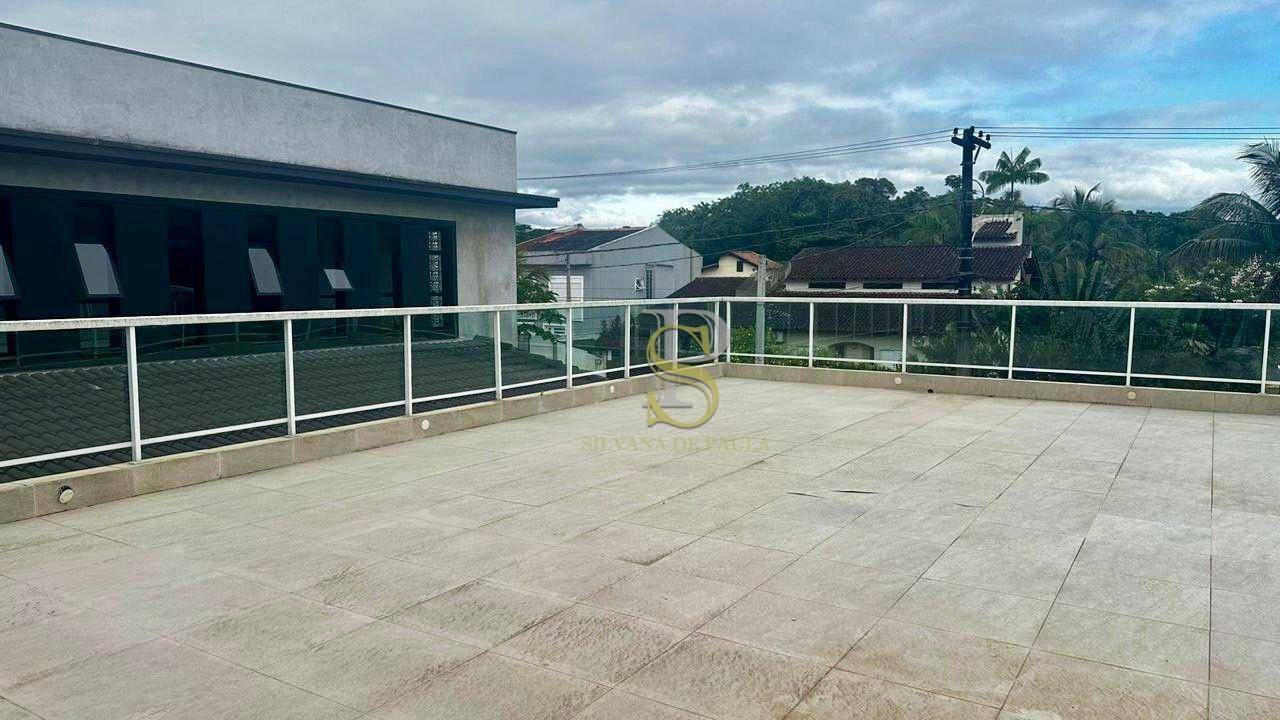 Casa à venda com 4 quartos, 370m² - Foto 3