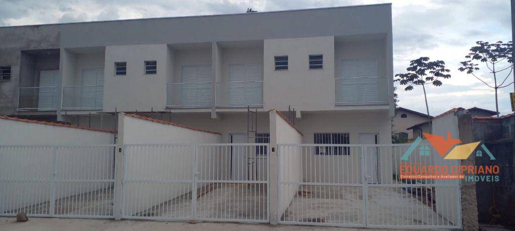 Casa à venda com 2 quartos, 100m² - Foto 1