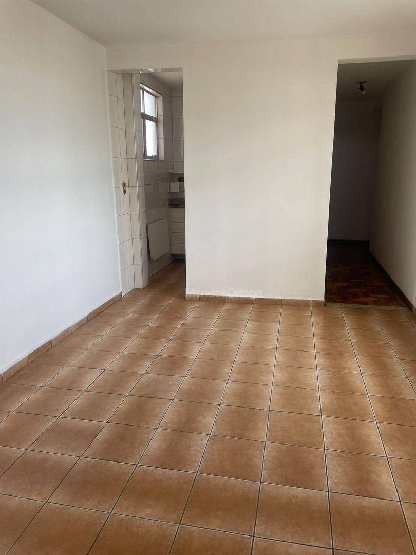 Apartamento para alugar com 3 quartos, 130m² - Foto 16