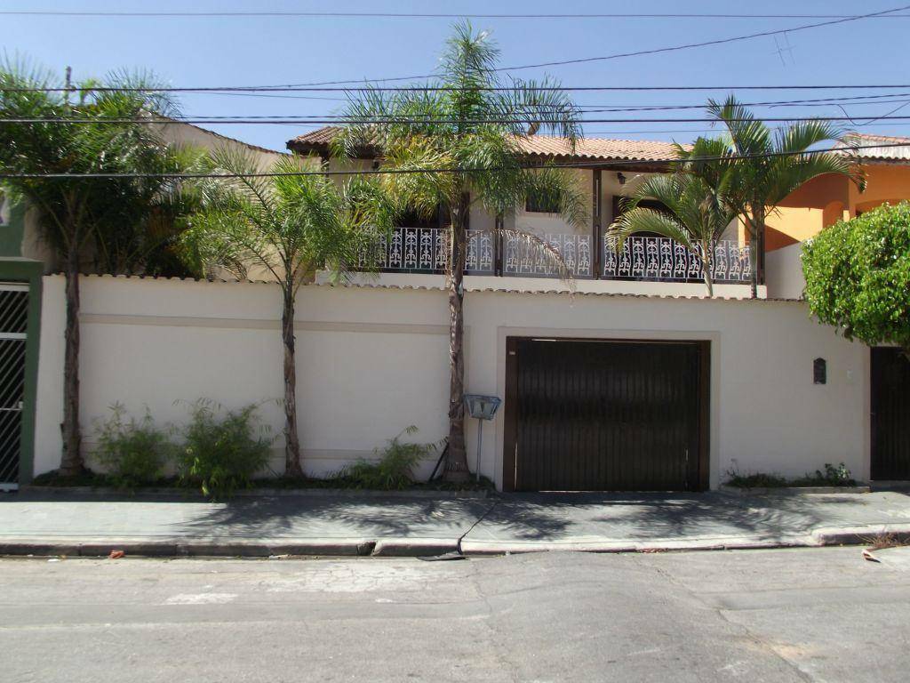 Sobrado à venda com 4 quartos, 240m² - Foto 2