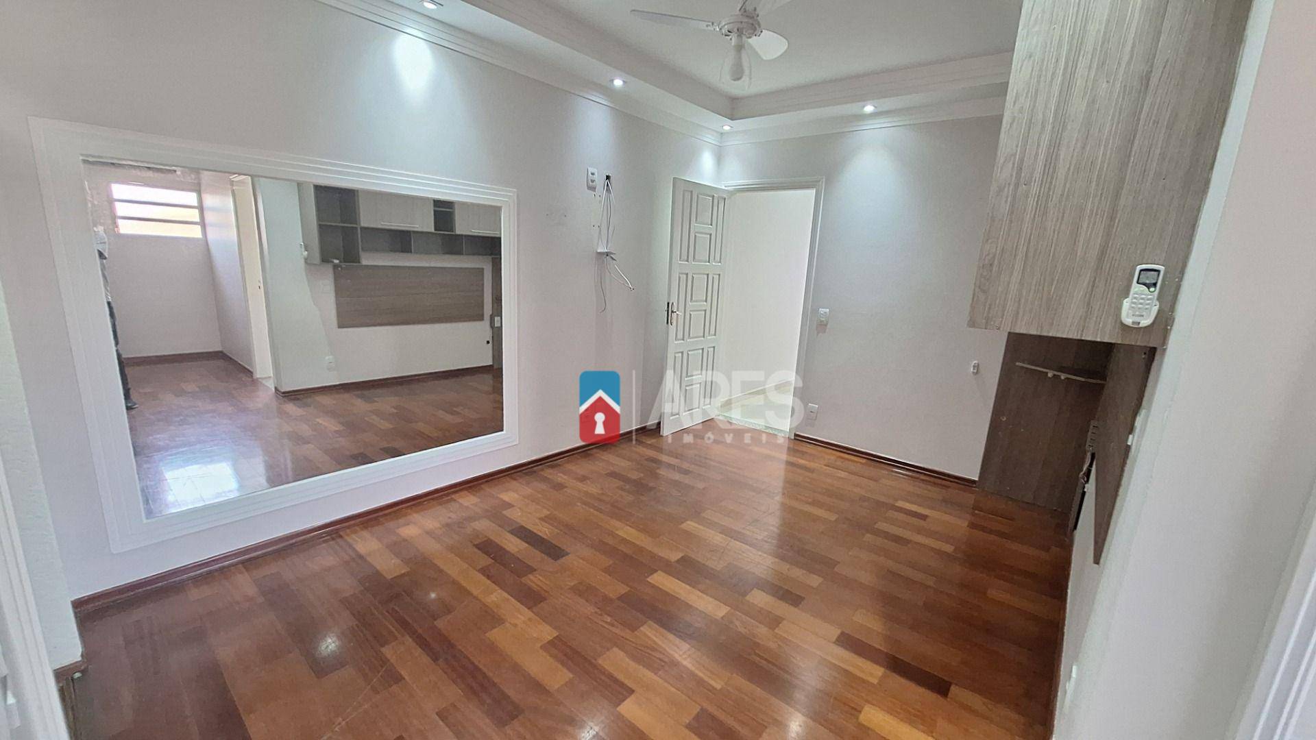 Casa à venda com 3 quartos, 221m² - Foto 14