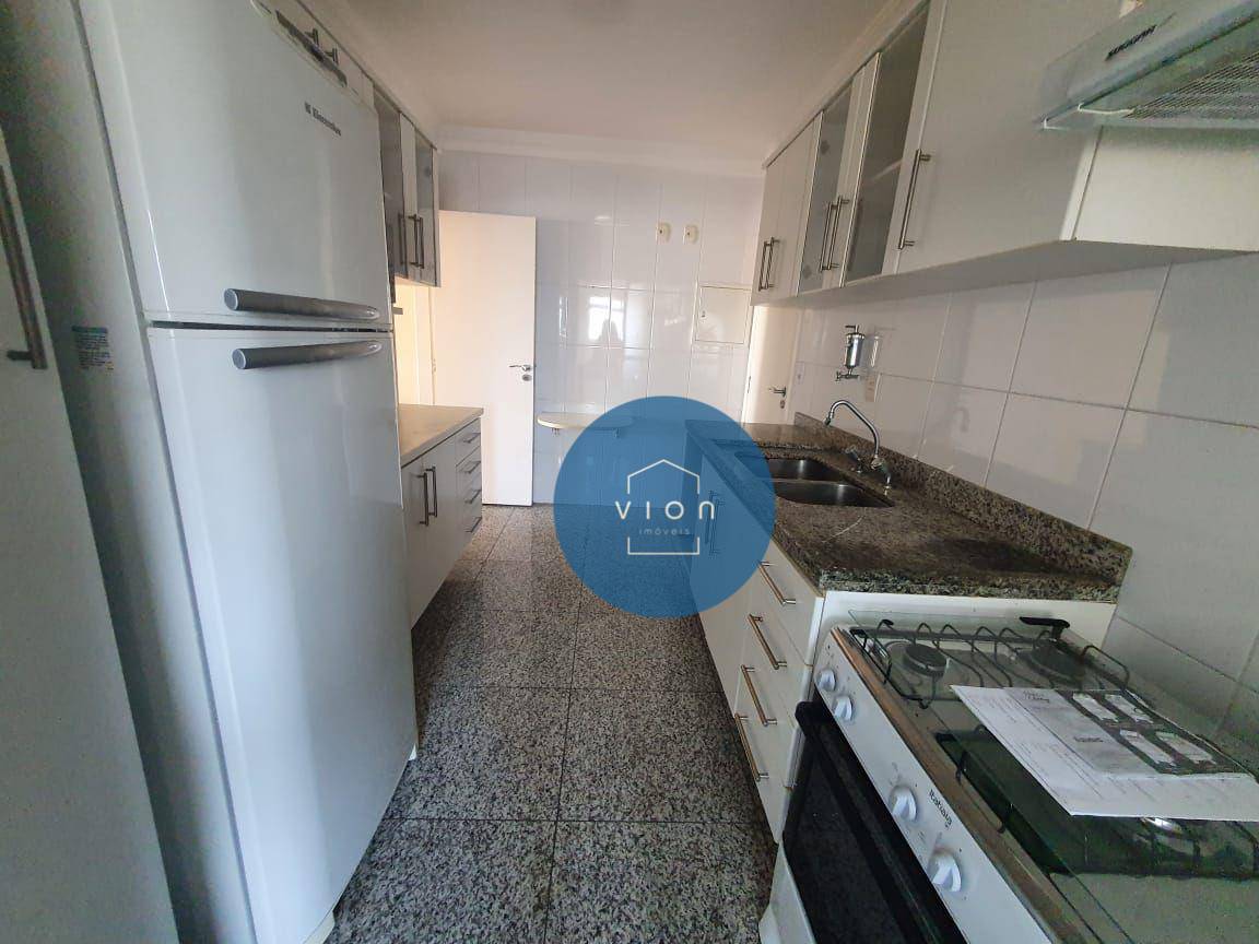 Apartamento para alugar com 3 quartos, 101m² - Foto 4